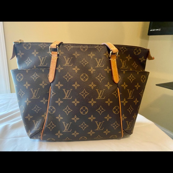 Louis Vuitton Totally PM - Picture 2 of 13